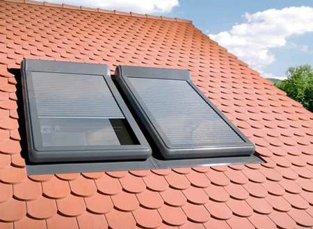 Roleta zewnętrzna Fakro ARZ ELECTRO 230 107 94x118 RAL7016