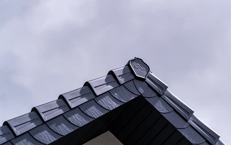 Wiatrownica modułowa Venecja prawa Budmat D-MATT PLUS 9005 czarny