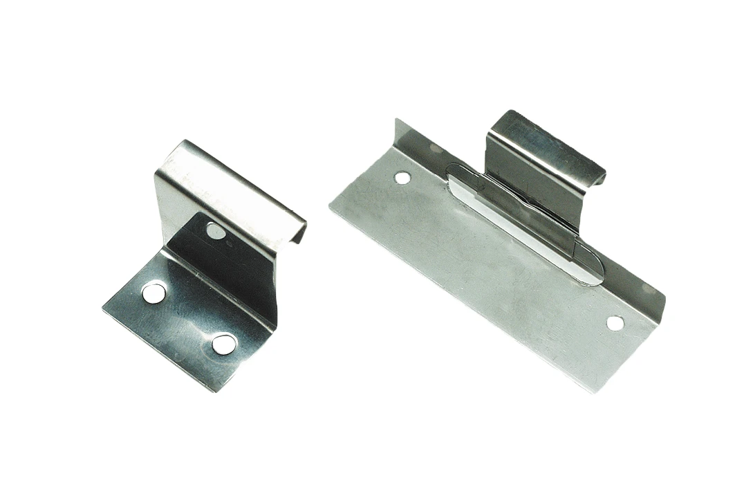 Łącznik do pokryć z blachy (haftry) STAŁY szerokość 30mm, wys. rąbka 25mm